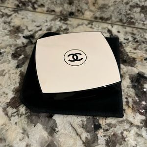 Chanel Les Beiges Healthy Glow makeup - B30